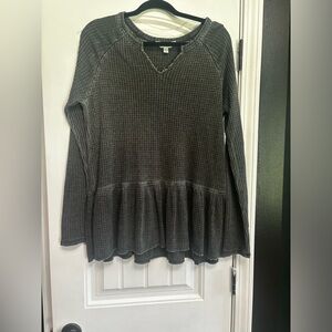 Long sleeve grey shirt